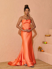 Vestido largo de satén con espagueti en naranja Meris 