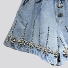 Weite Jeansshorts mit Strass