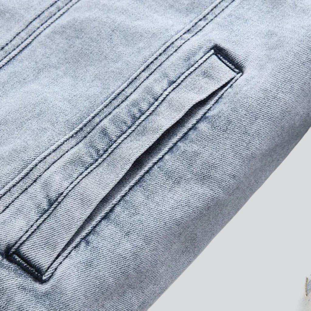 Leichte Jeansjacke mit weißen Sternen