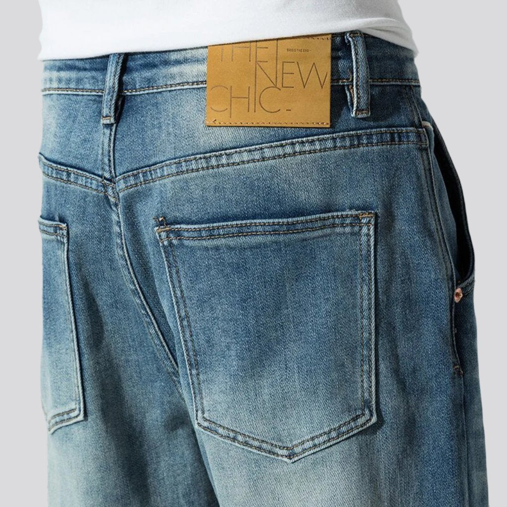 Herren-Baggy-Jeans mit Schnurrbart