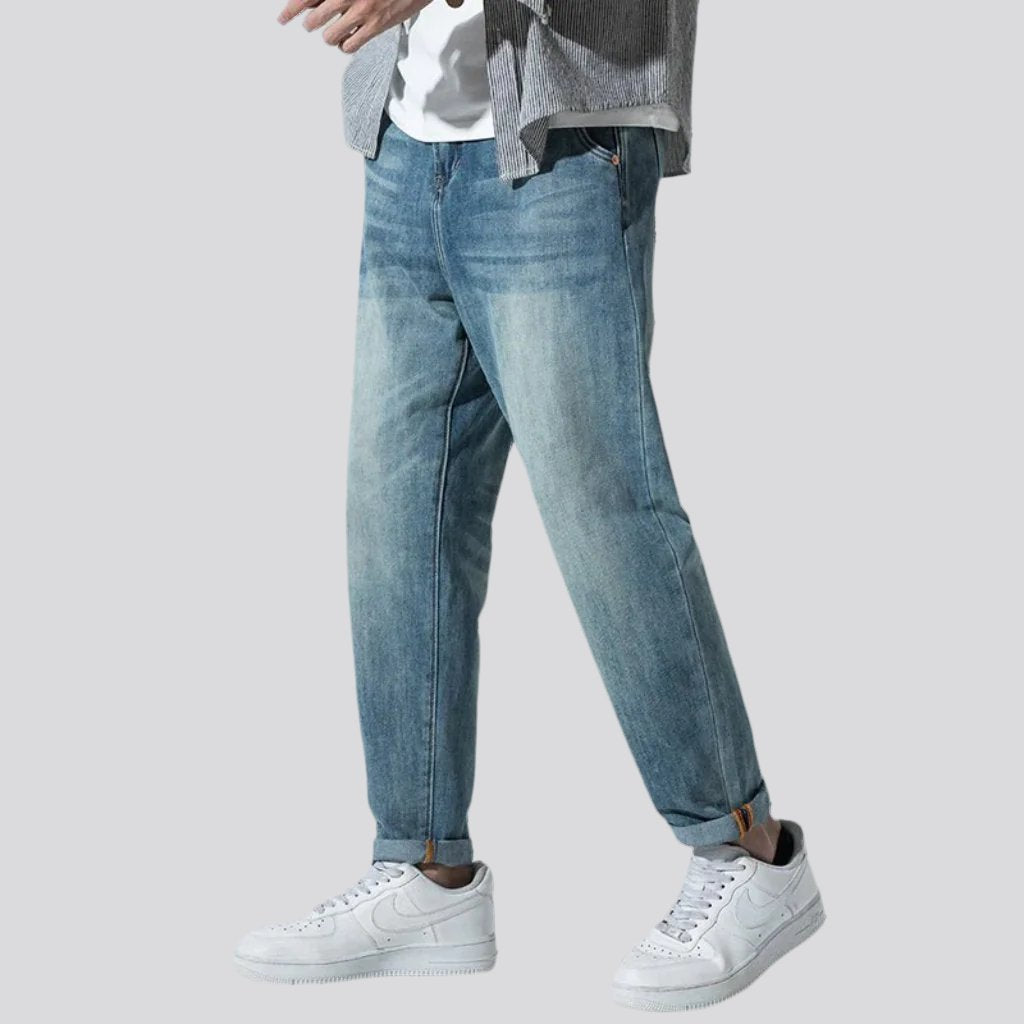 Herren-Baggy-Jeans mit Schnurrbart