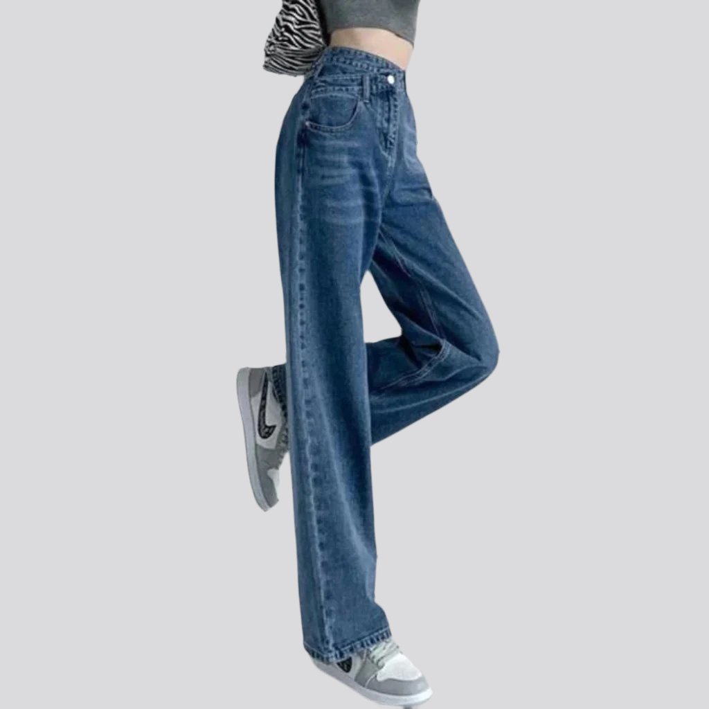 Wide-leg women's stonewashed jeans