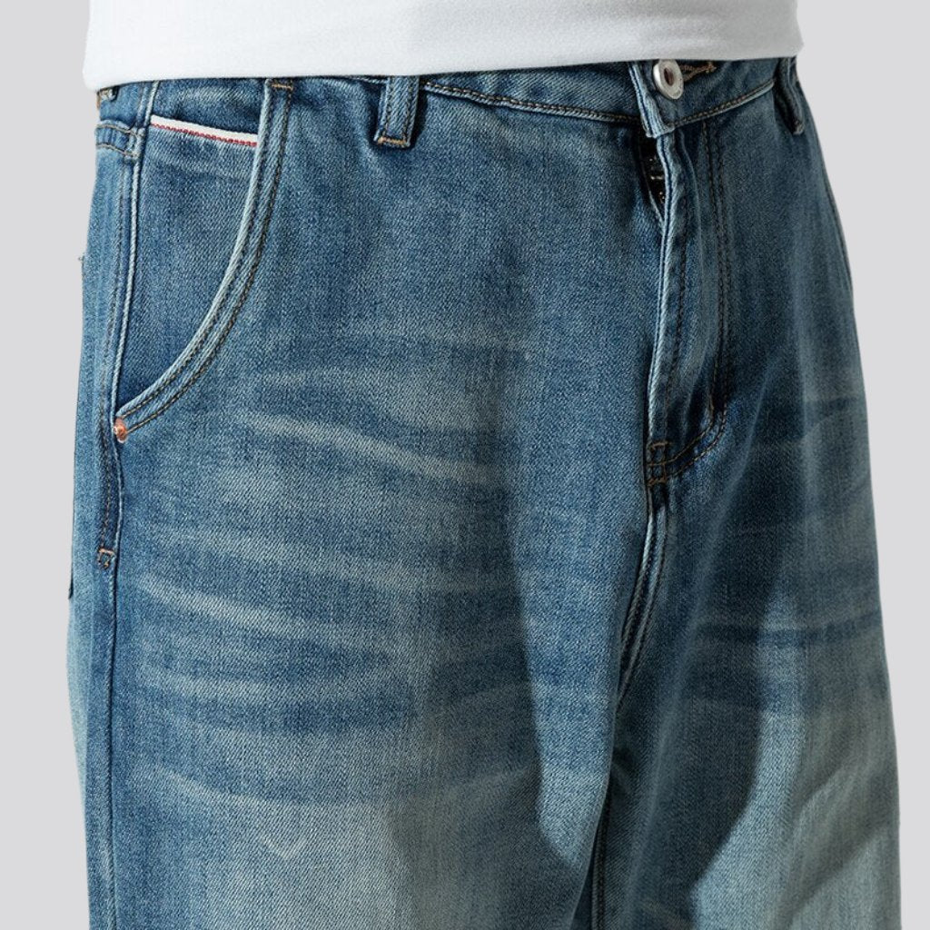 Herren-Baggy-Jeans mit Schnurrbart