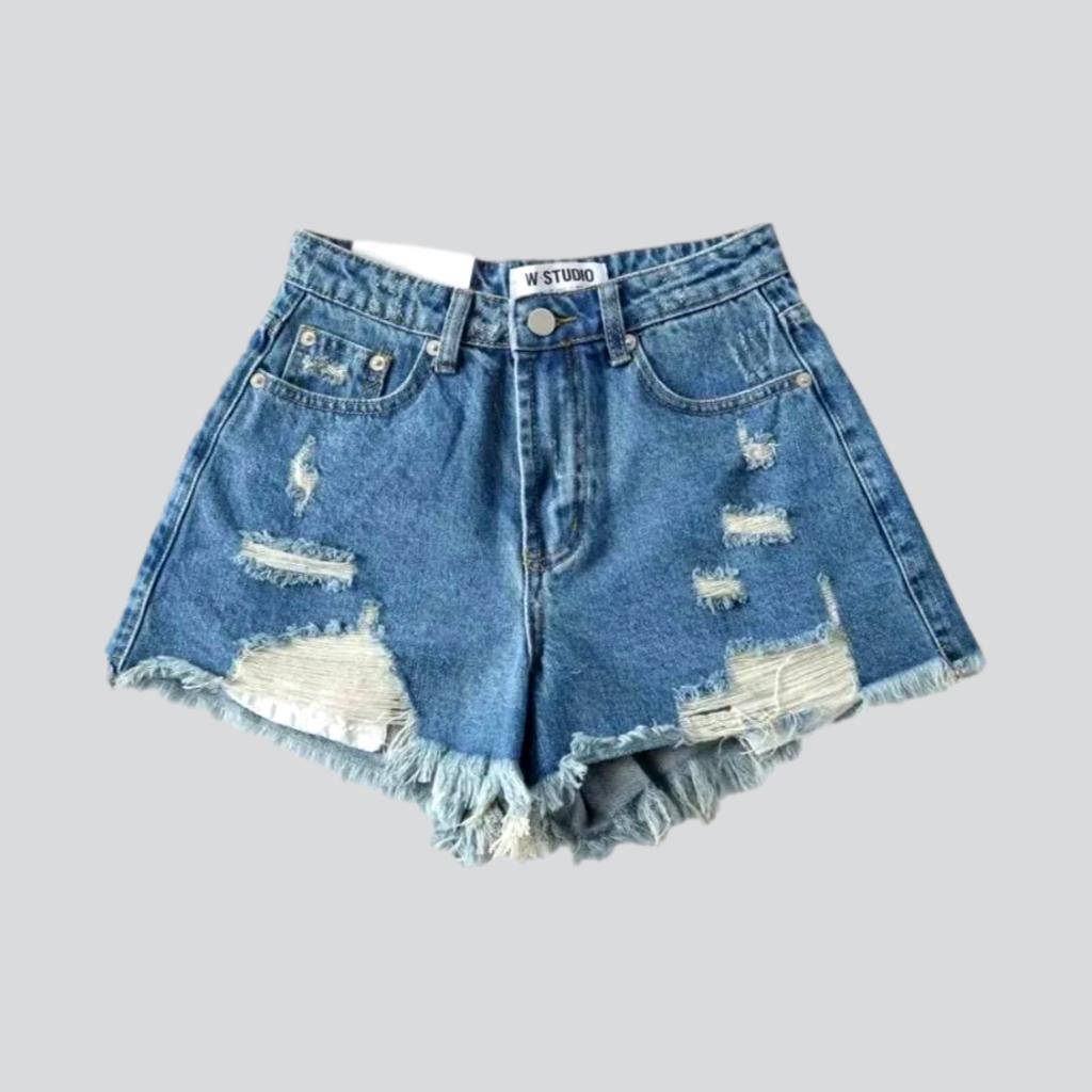 Distressed-Jeansshorts im Y2k-Stil