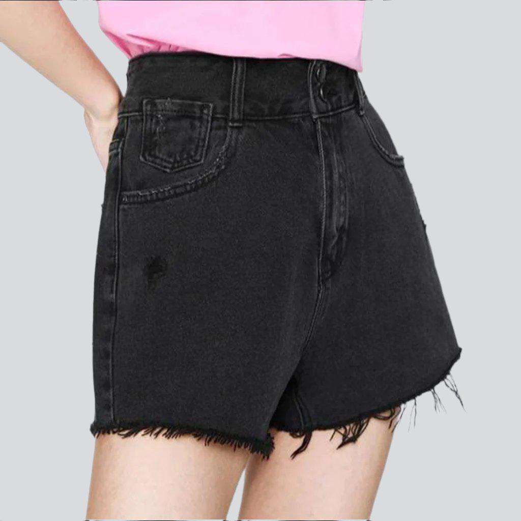 Weite, verkürzte Jeansshorts