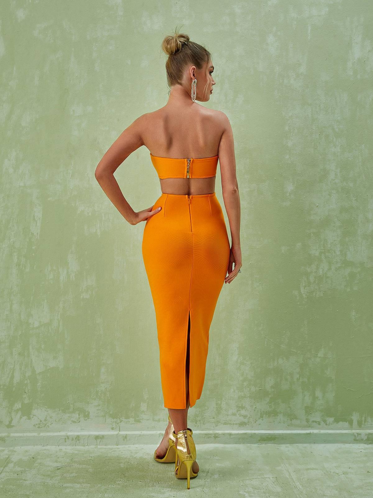 Sinead – Trägerloses Bandage-Kleid mit Cut-outs in Orange 