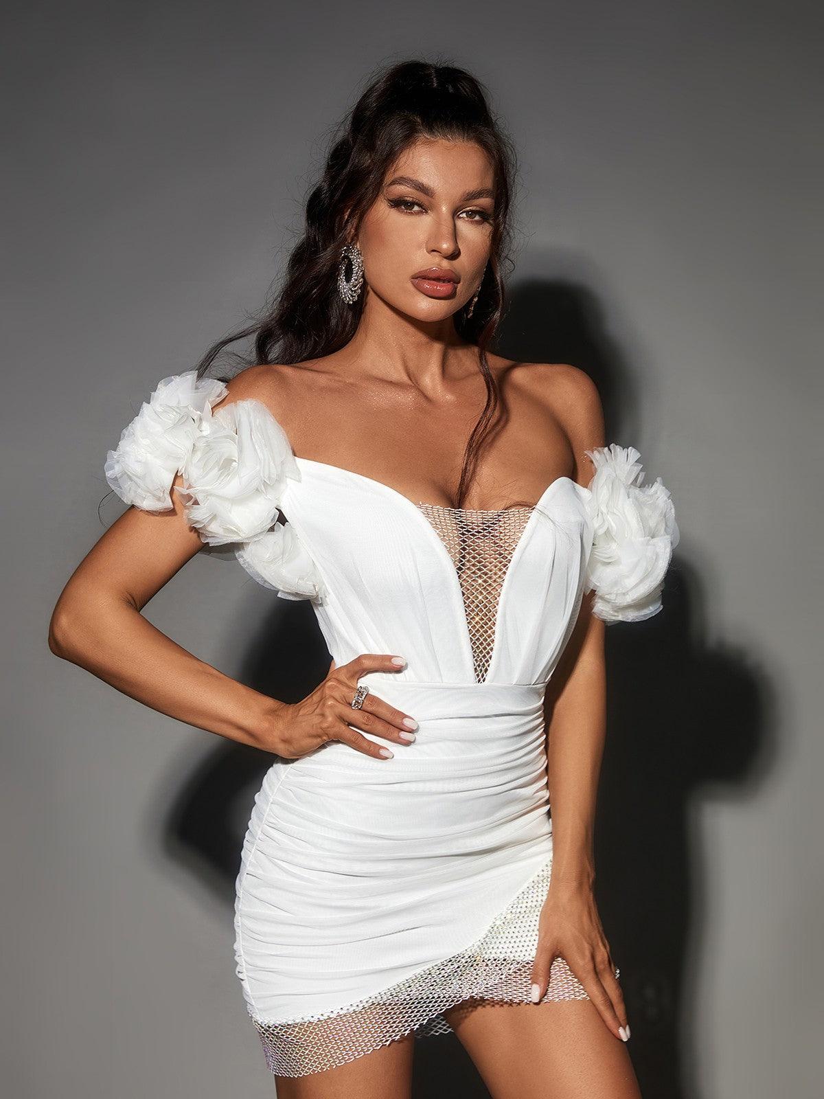 Vestido Bandage Valkyrie con hombros descubiertos en blanco 