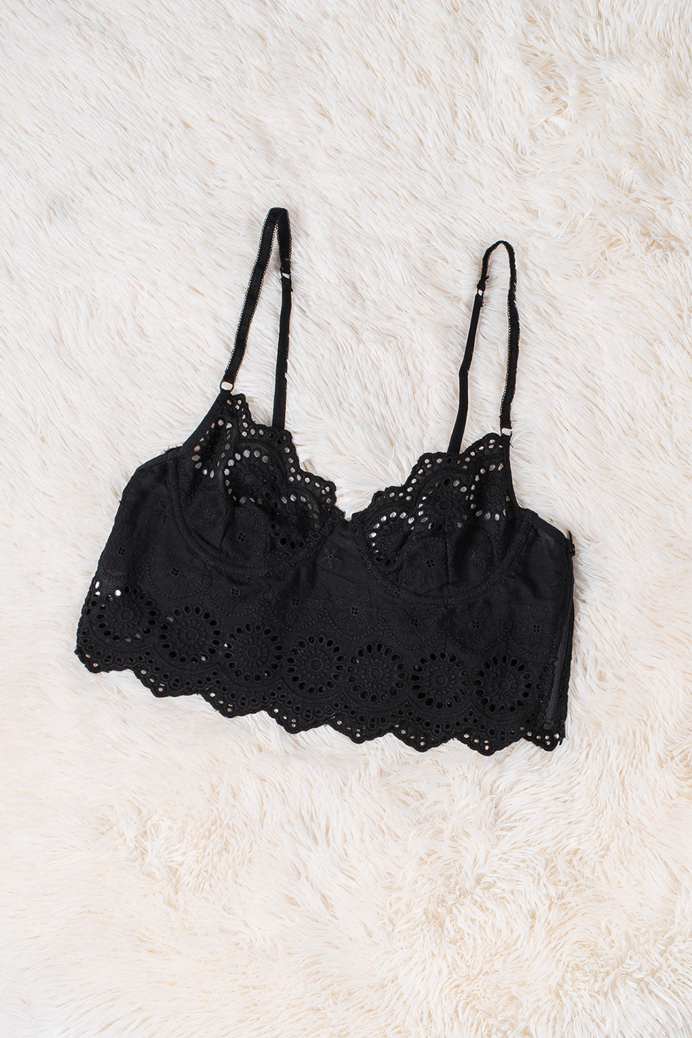 Bralette de encaje calado ajustable