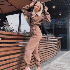 Style Kitty – Langärmliger Jumpsuit mit Kapuze und Reißverschluss – Khaki