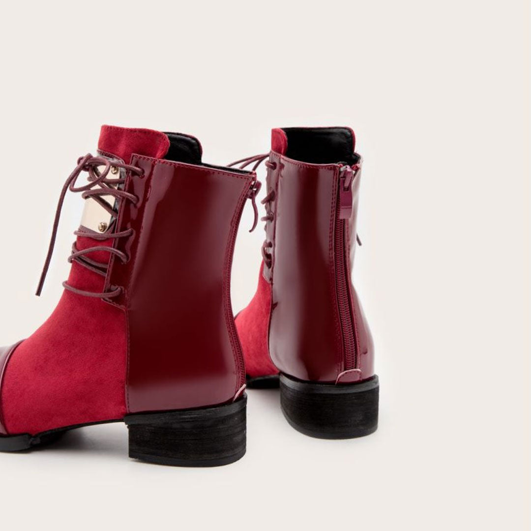 Ankle Boots mit Metallbesatz und Schnürung - Rot