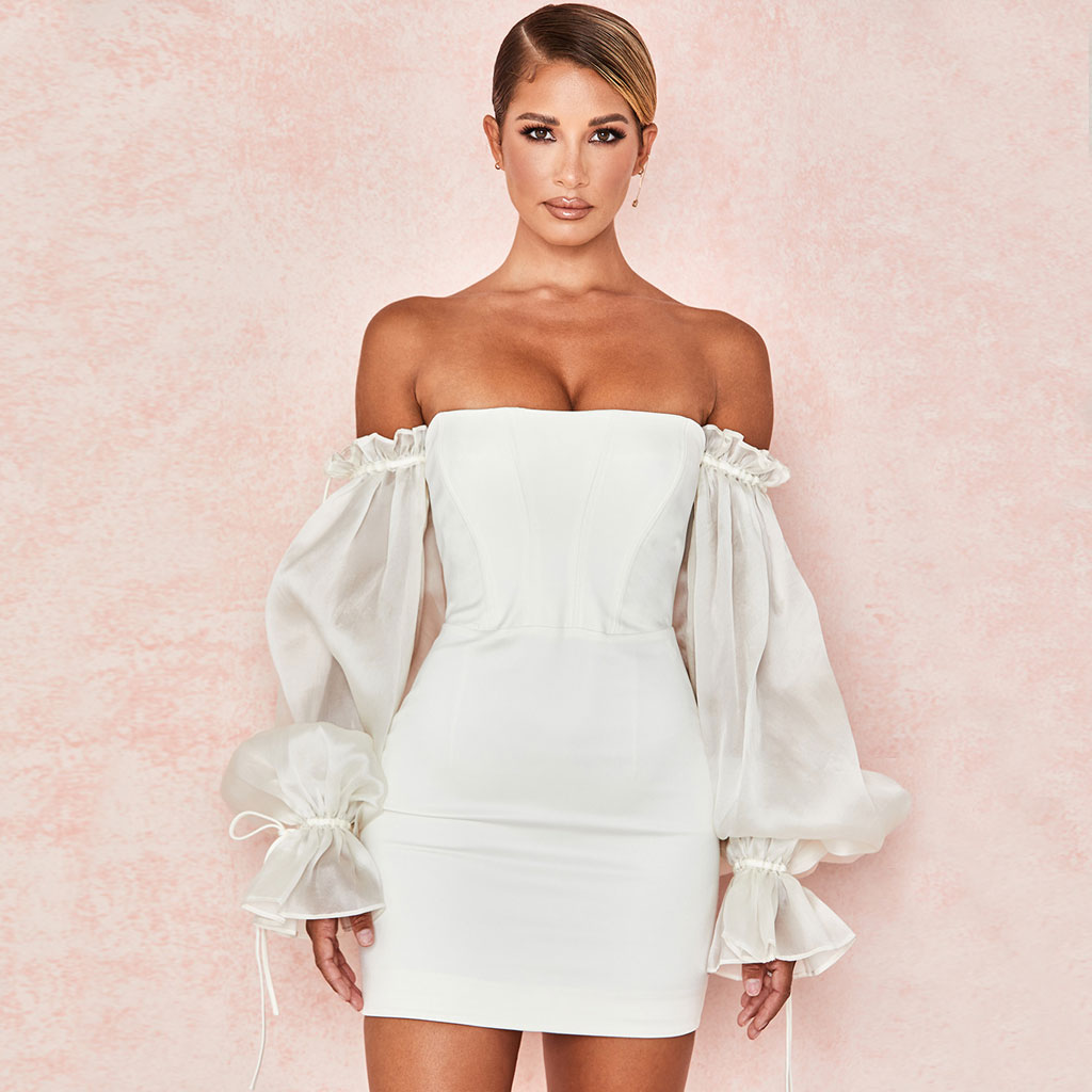 Vestido mini de fiesta ajustado con hombros descubiertos y mangas abullonadas - Blanco