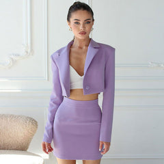 Conjunto de blazer corto ajustado con hombreras y cuello de solapa, minifalda a juego - Morado