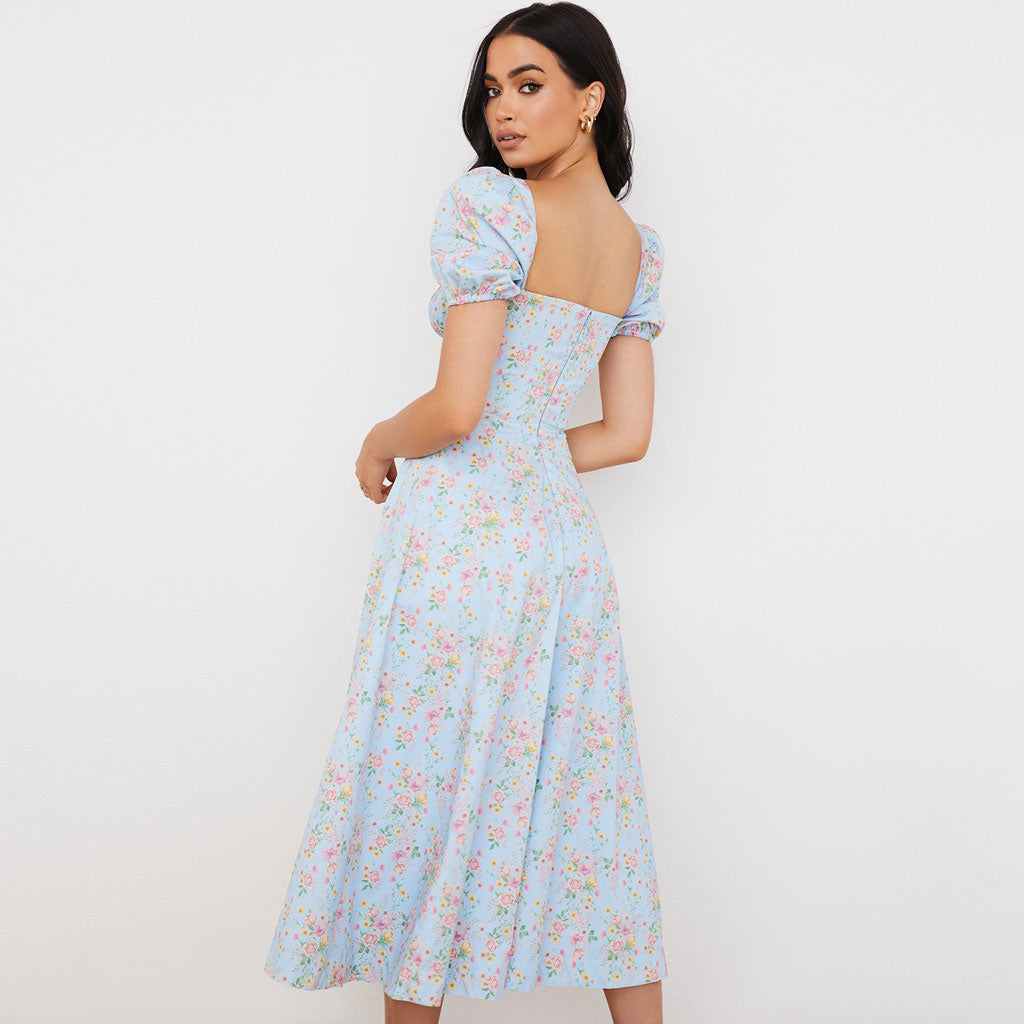 Bedrucktes Maxi-Sommerkleid mit Puffärmeln und hohem Schlitz - Hellblau