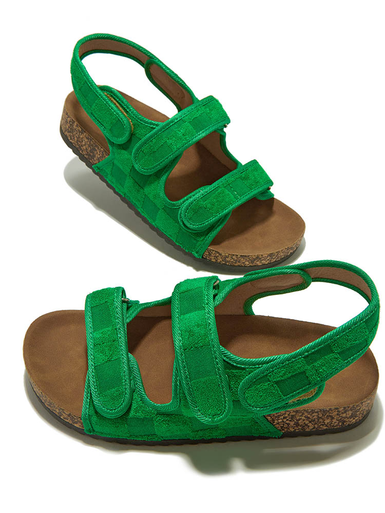 Sandalias planas con velcro