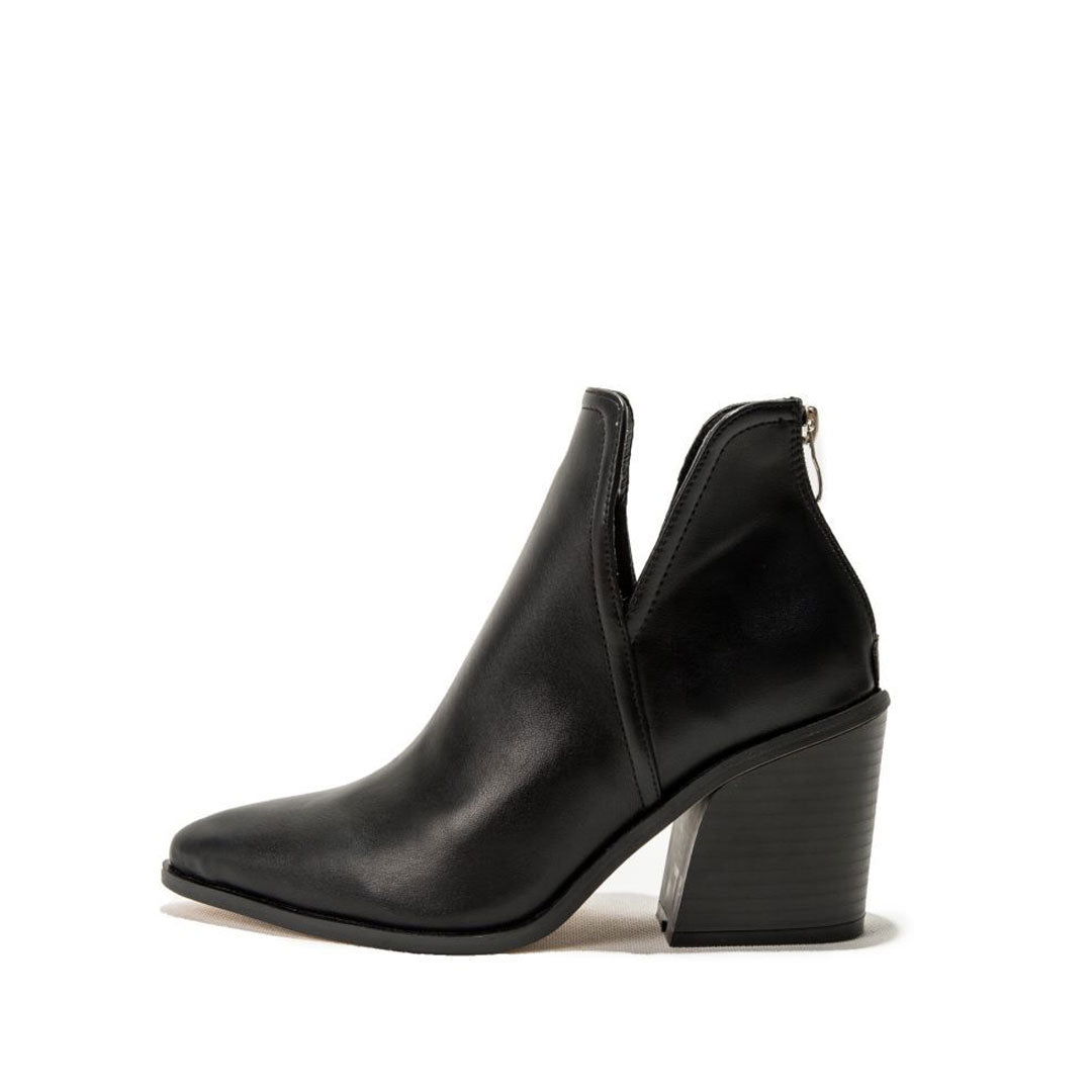 Retro Pointed Toe Notch Chunky Heel Ankle Boots - Black