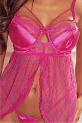 Conjunto de camisón babydoll con aros y tanga de color rosa