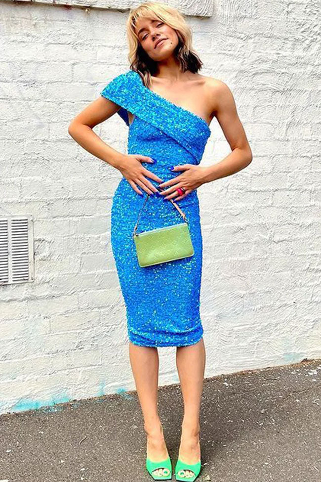 Vestido midi de terciopelo con lentejuelas y un hombro brillante - Azul