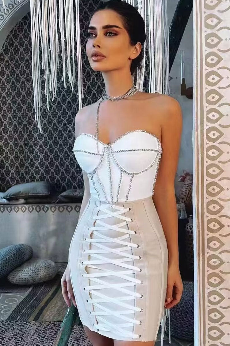 Vestido corto ajustado con cordones y sin tirantes con brillantes diamantes de imitación - Blanco