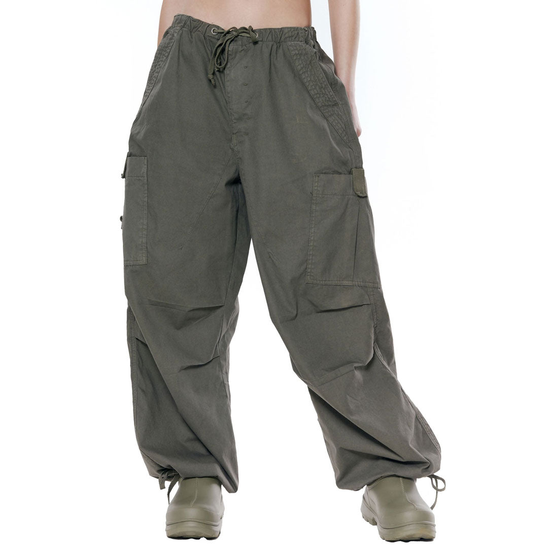 Pantalones cargo holgados de pierna ancha con múltiples bolsillos y cordón ajustable - Verde militar