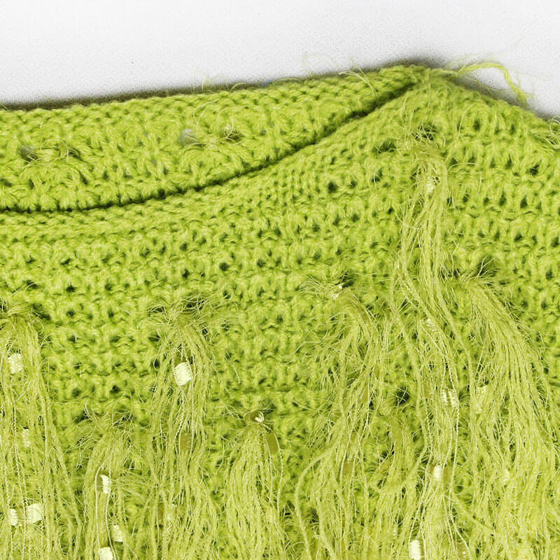 Suéter corto de manga larga con flecos de crochet - Verde