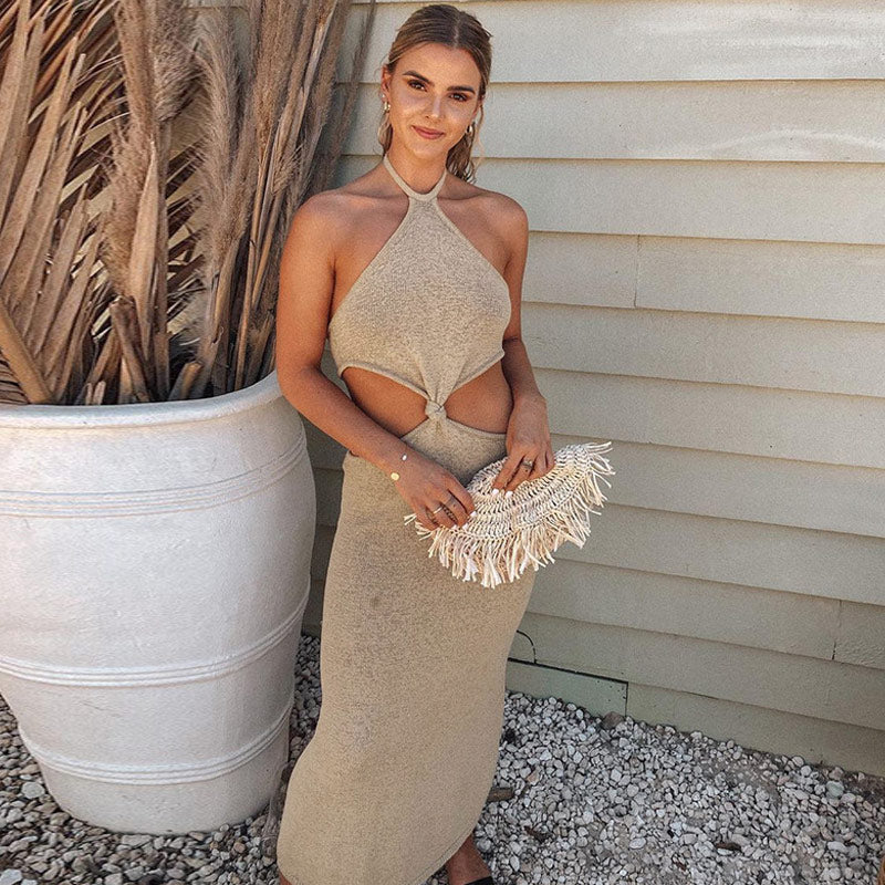 Urlaubsfertiges Neckholder-Maxikleid mit seitlichen Cut-outs - Khaki