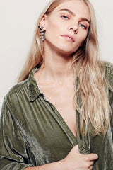 Minivestido vintage de terciopelo con cuello en V y manga larga - Verde