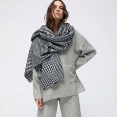 Vintage Houndstooth Print Frayed Blanket Scarf - Black