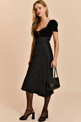 Vestido midi de terciopelo bicolor con mangas abullonadas y bordado de rosas vintage - Negro