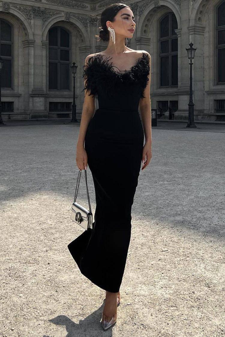 Vestido largo vintage de punto con escote corazón, sin tirantes y ribete de plumas - Negro