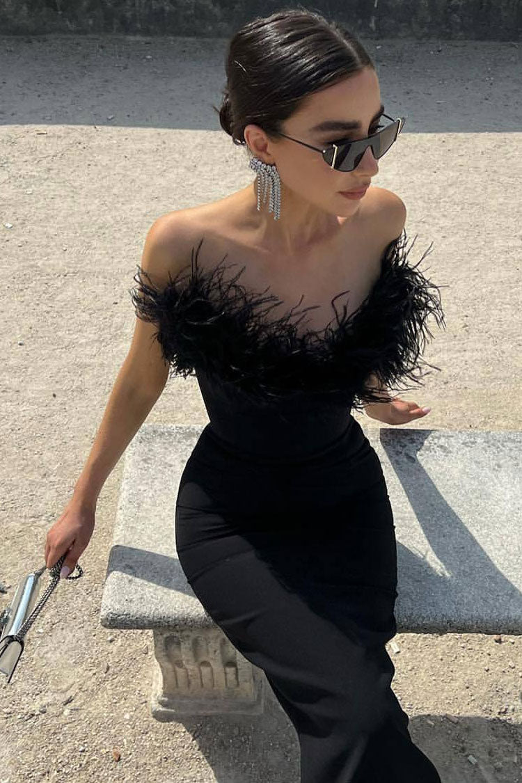 Vestido largo vintage de punto con escote corazón, sin tirantes y ribete de plumas - Negro