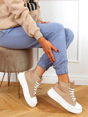 Canvas-Sneakers zum Schnüren