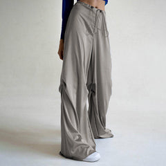 Weite Baggy-Hose aus Satin mit niedriger Taille und Kordelzug - Grau